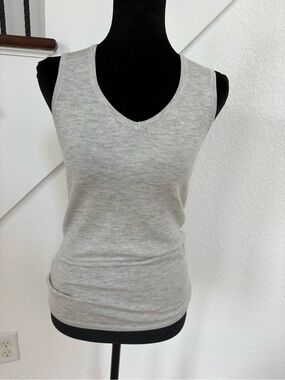Light Grey V-Neck Sleeveless Knit Tank - Women's